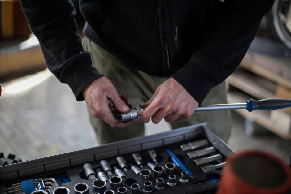 Entretien de la climatisation industrielle par les techniciens GB Trucks
