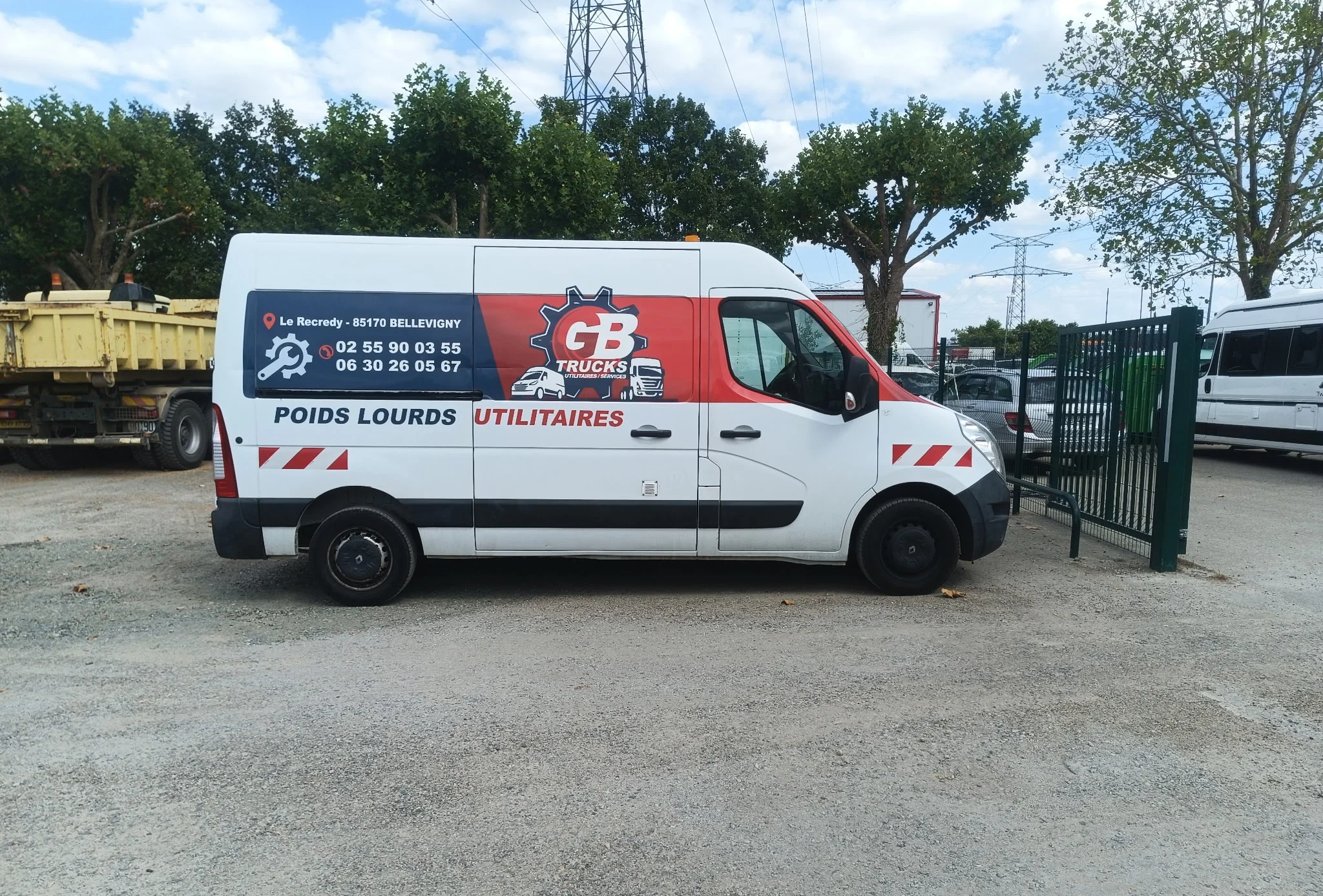 Le véhicule d'intervention aux couleurs de GB Trucks, à l'atelier de Bellevigny